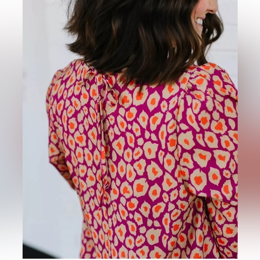 Michelle McDowell Pink Leopard Print Smocked Blouse Sz S - Picture 2 of 10